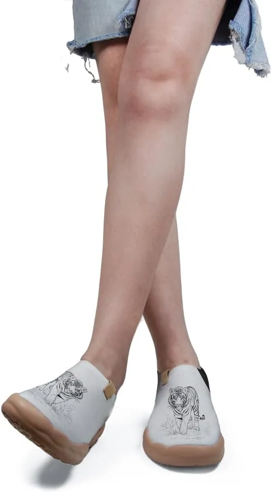 Elegant Women's Casual Shoes, Unique Slip-on Comfortable and Fashionable Sports Travel Shoes